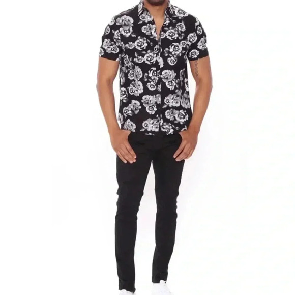 Other - 🆕Denim & Flower Short-Sleeve Button-Down Shirt M🆕